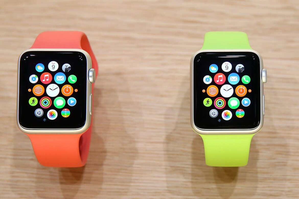 the-influence-of-smart-watches-on-the-future-of-fashion-and-style